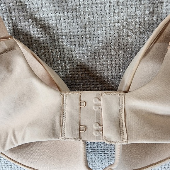 Skims Fits Everybody T-Shirt Bra Womens 36D Beige Underwire Padded Demi EUC - Picture 7 of 13